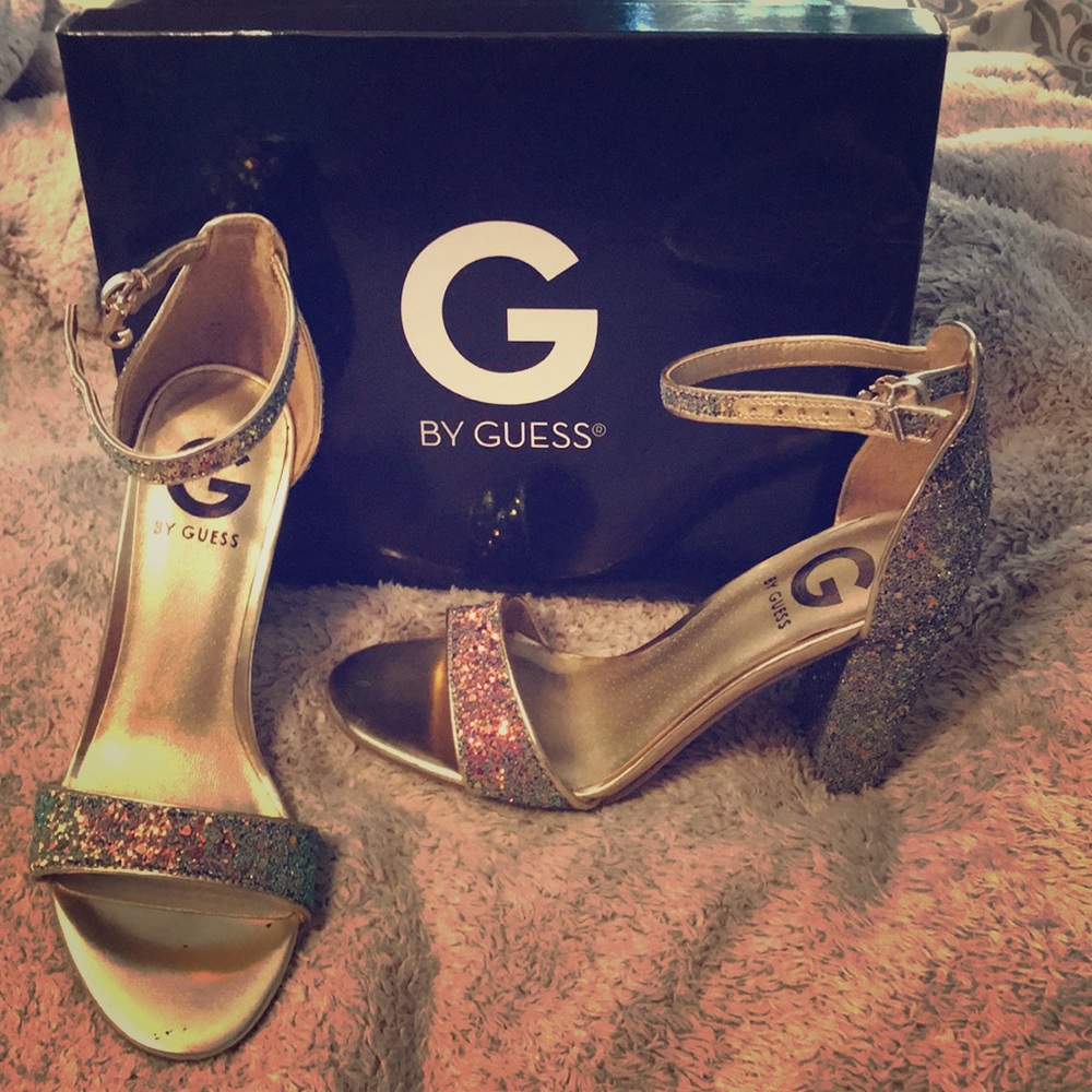 Guess Shantel orange texture heels